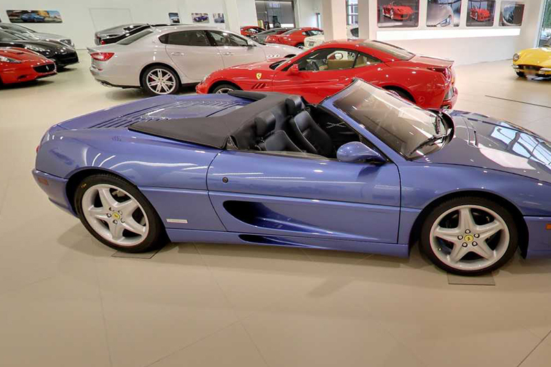 03_Ferrari_Maserati_GT_Showroom_Tile_AutoStone Floor Systems
