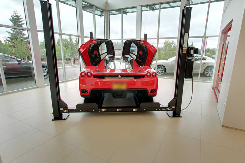 05_Ferrari_Maserati_GT_Showroom_Tile_AutoStone Floor Systems