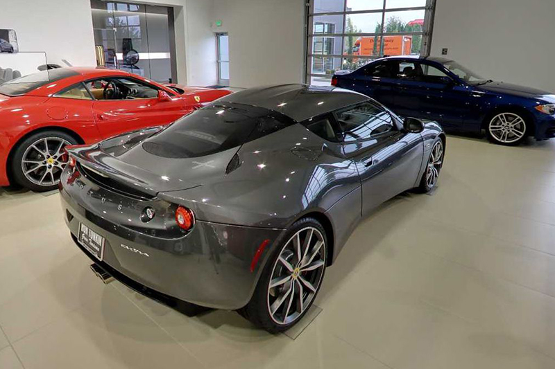 07_Ferrari_Maserati_GT_Showroom_Tile_AutoStone Floor Systems