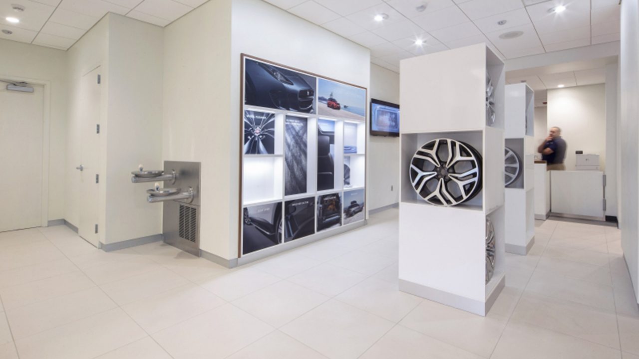 JLR Showroom - JLR 102 (iWhite)