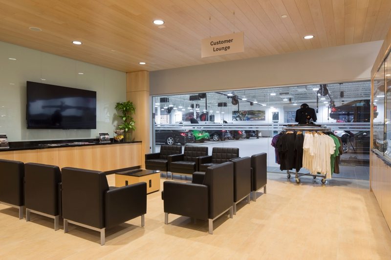 Mercedes-Benz Autohaus2. WF-1 woodplank tile