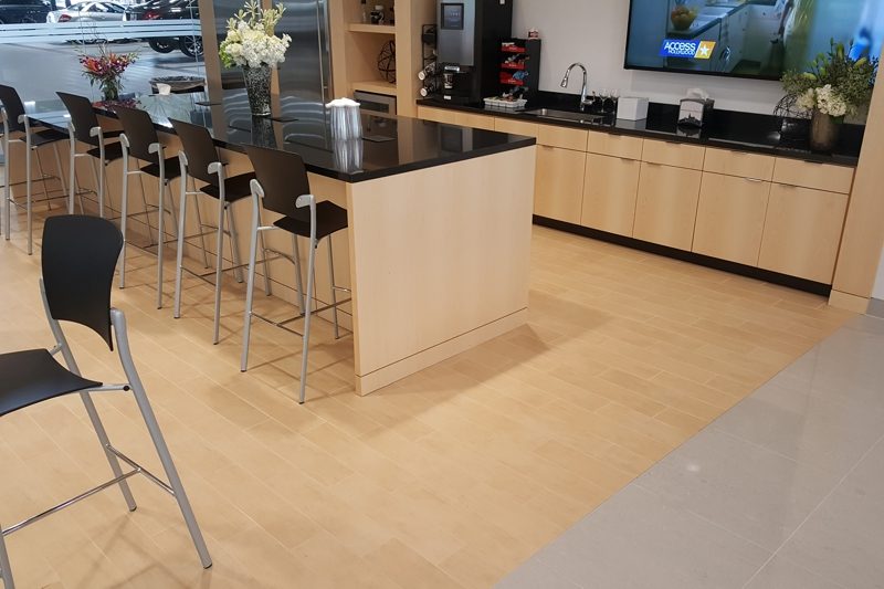 Mercedes-Benz Autohaus2. WF-1 woodplank tile