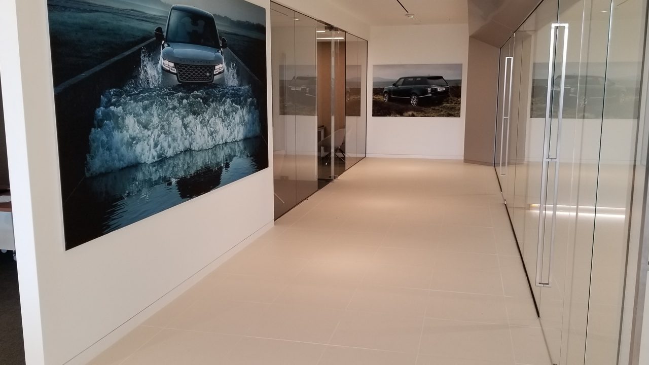 JLR Showroom - JLR 102 (iWhite)